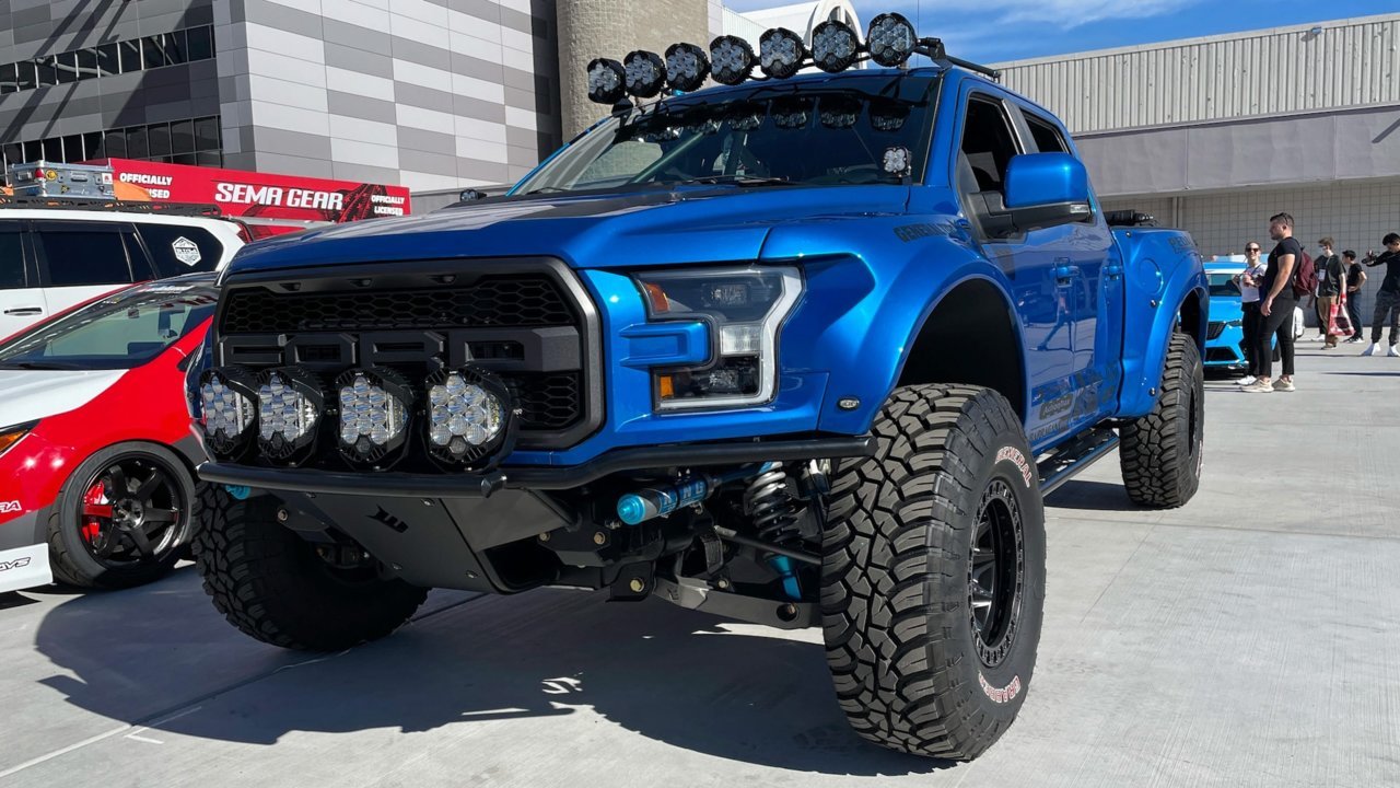 001-best-custom-ford-f150-raptor-builds-_69b17133f512e5ff6e73dcd70158d78c60c46645.jpg