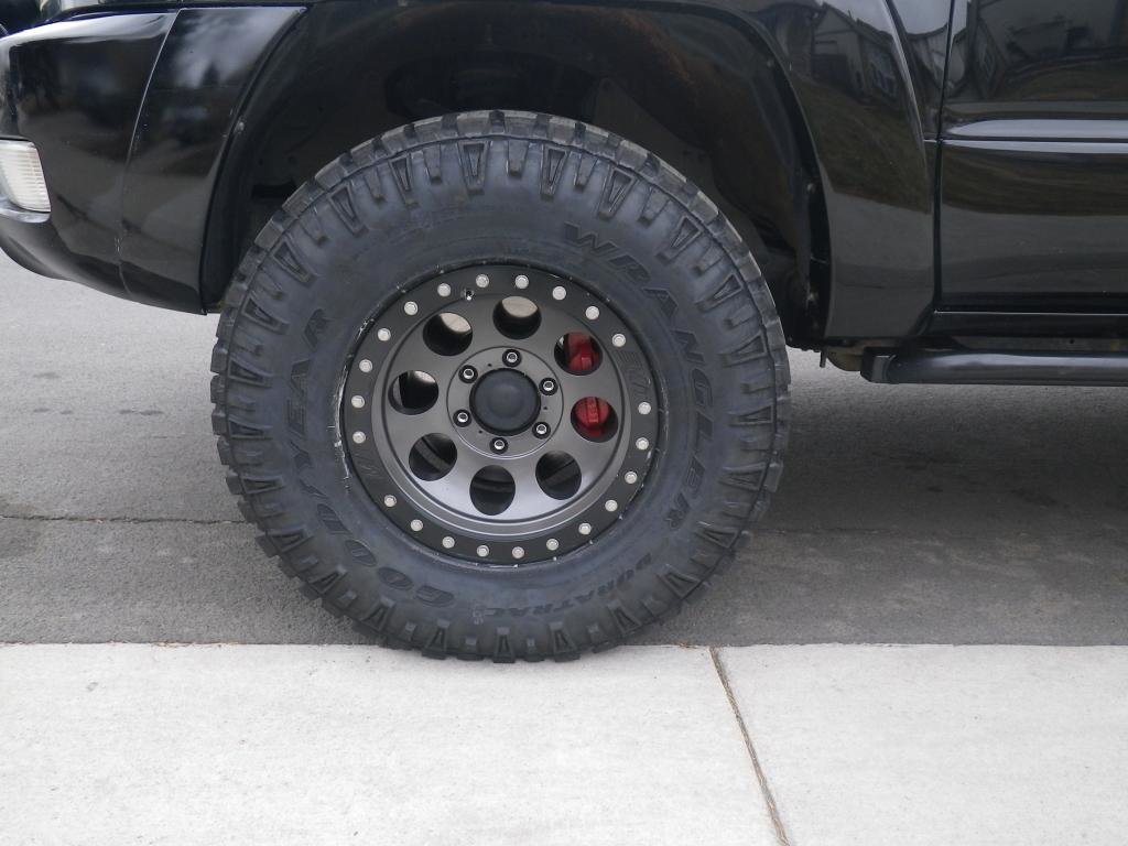 Диски томпсон. Диски Mickey Thompson r17. Mickey Thompson диски на Tahoe 900. Реплика диски Mickey Thompson. Диски Mickey Thompson на Шевроле ниву.