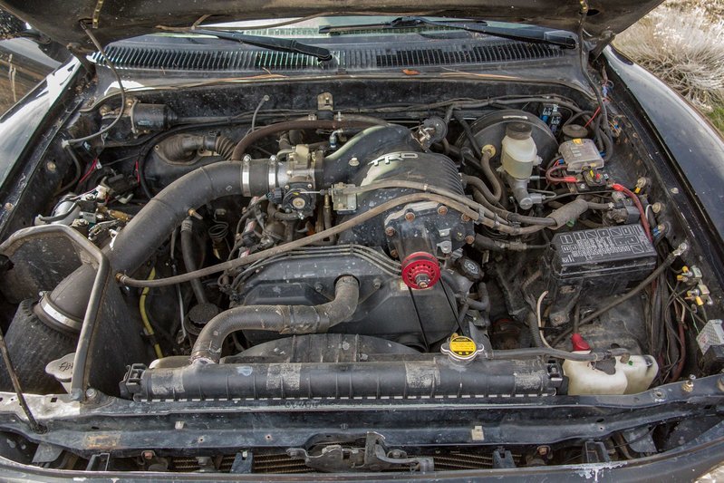 002-toyota-tacoma-supercharged-34l-engine.jpg