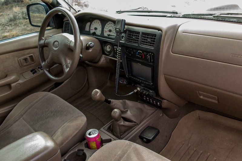 003-toyota-tacoma-interior.jpg
