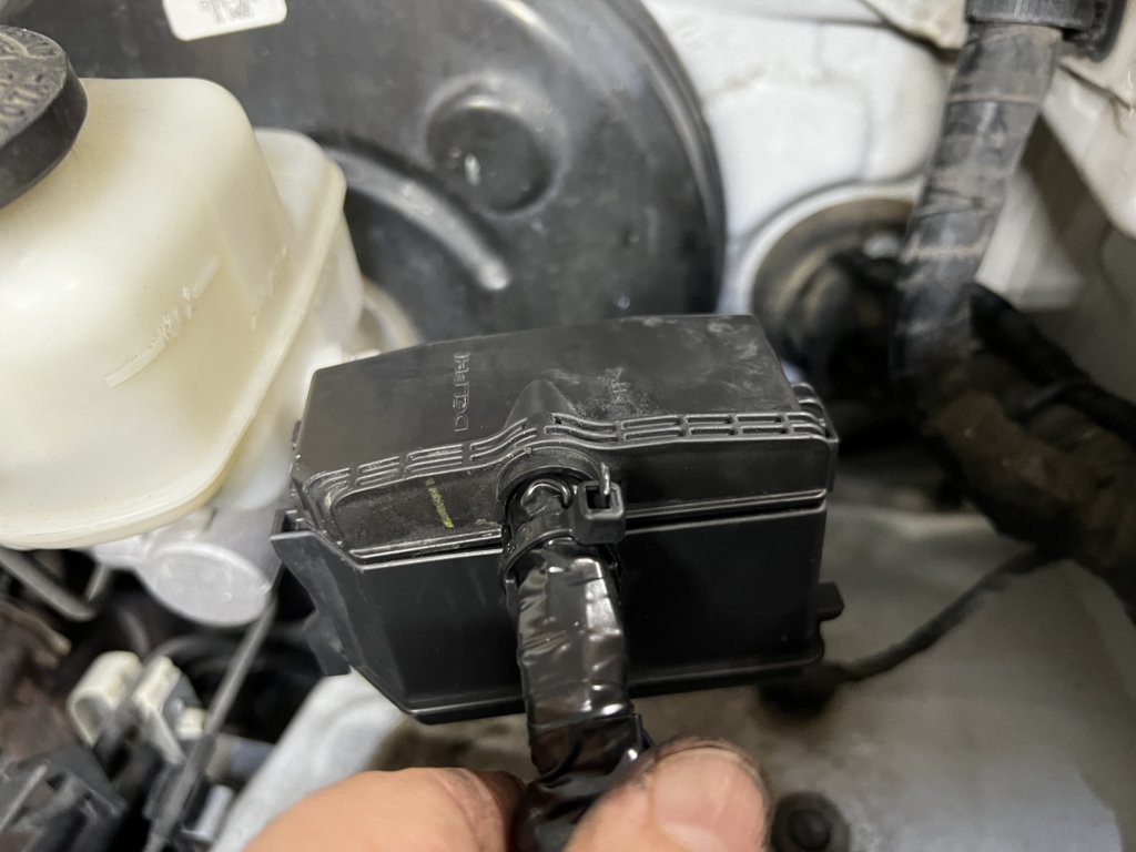 004 fuse box.jpg