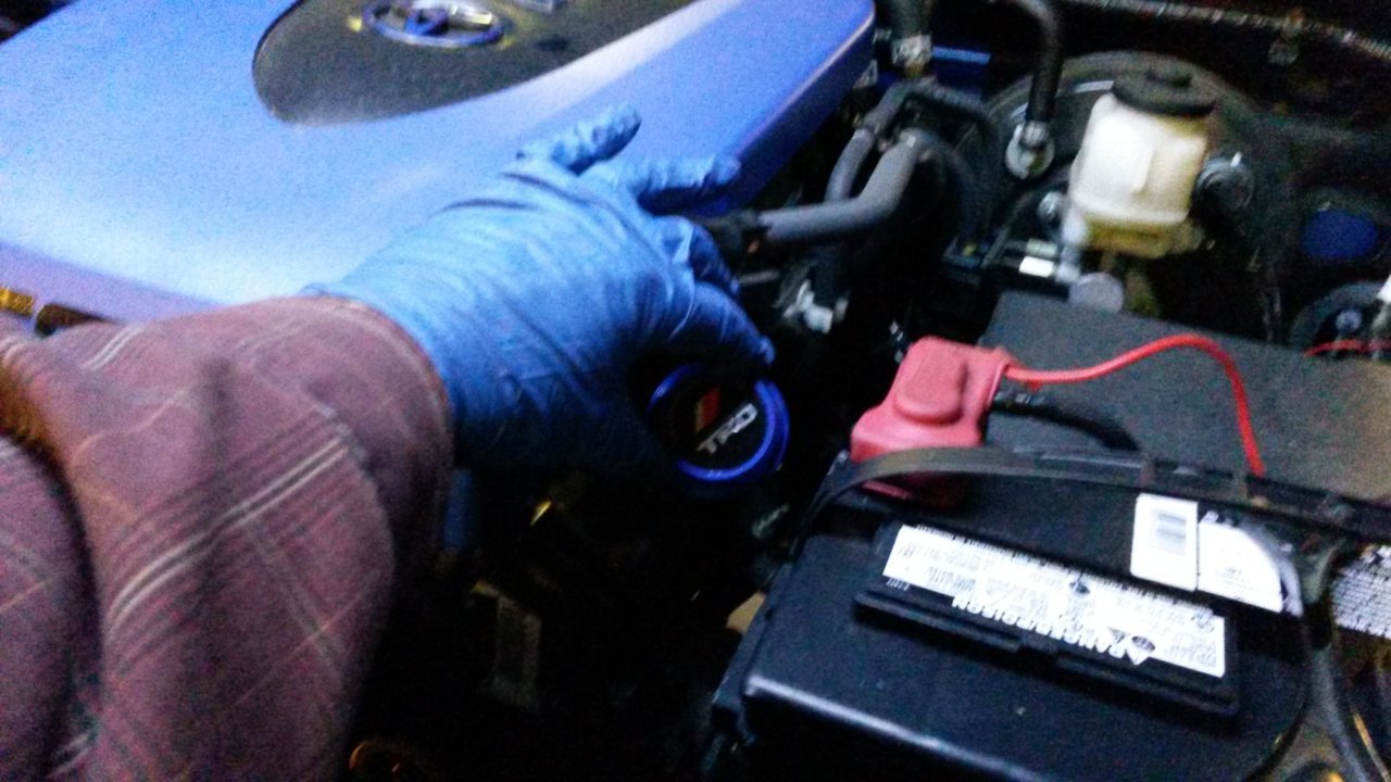 005 remove filler cap.jpg