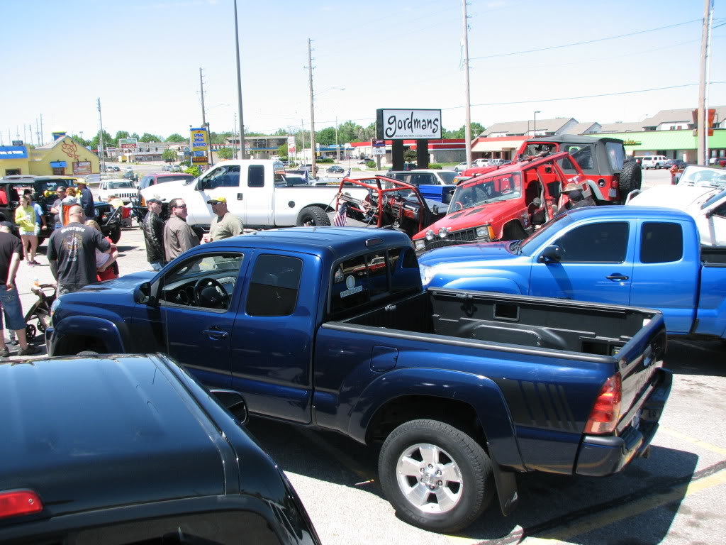 008-10_61ac10045b3ea8feac5d5c14a02c4456ac17c53b.jpg