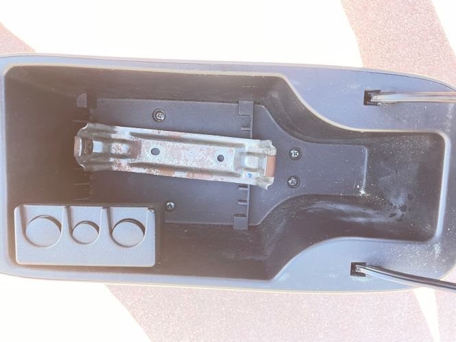 01-04_Console05.jpg