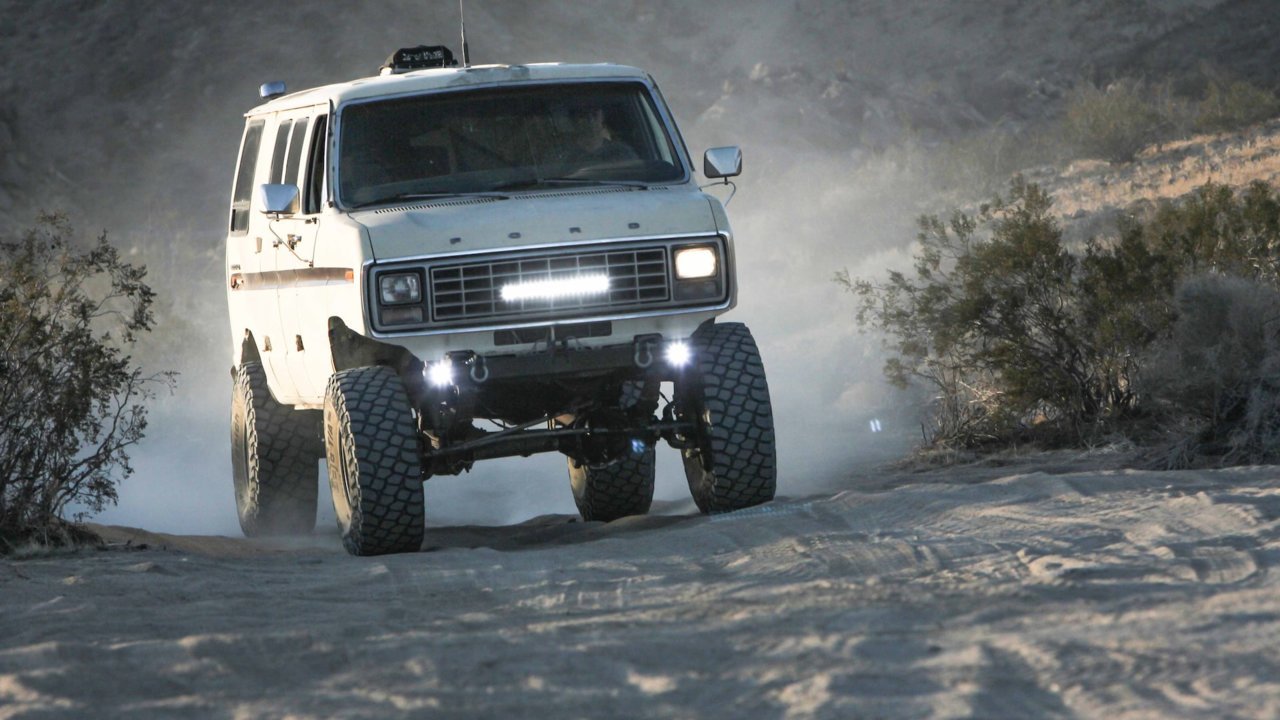 01-4x4-ford-van-king-of-the-hammers-koh2_bda0cca170f82422a148eb9b48971aa3f09f5c8a.jpg