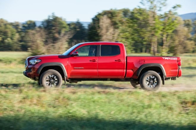 021-2016-toyota-tacoma-trd.jpg