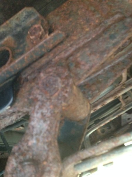 04Pedro Leaf Spring Hanger.jpg