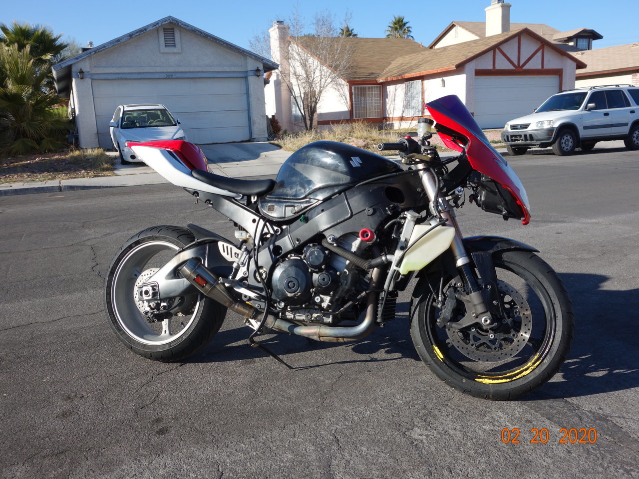05 gsxr 1000 003.jpg