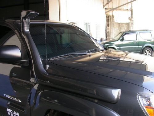 05tacoma_snorkel_12121810.jpg