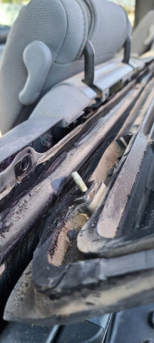 06.03.21 Broken Rear Window 2011 Toyota Tacoma - 006.jpg