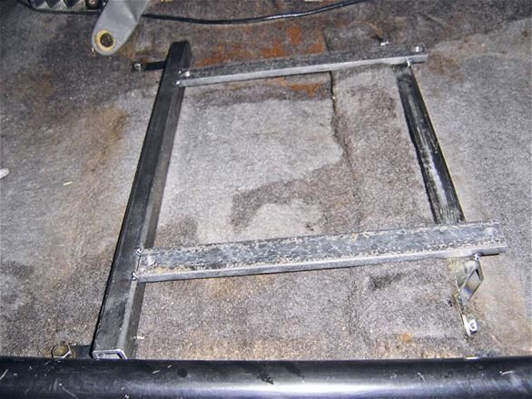 0703_4wd_11_z_+prp_suspension_seats+bolted_bracket.jpg