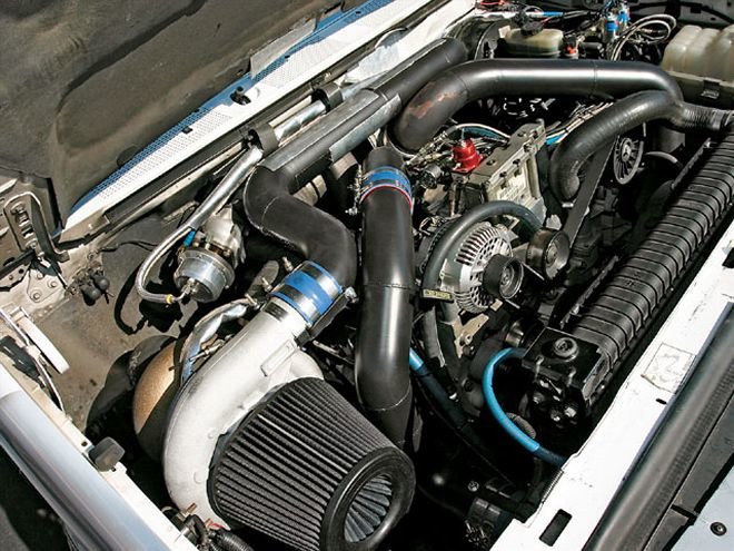 0711dp_02_z+1997_f350+7.3_liter_diesel_engine.jpg