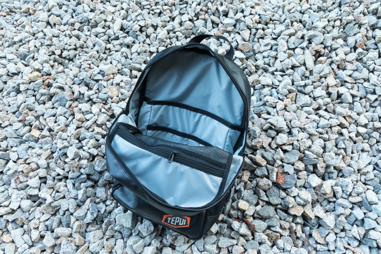 079_4U0A0445_cover_bags_2000px_1400x.jpg