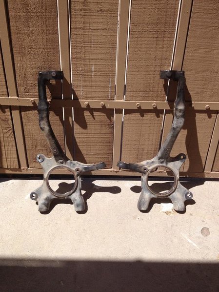 '08 Tacoma L-R stock spindles.jpg