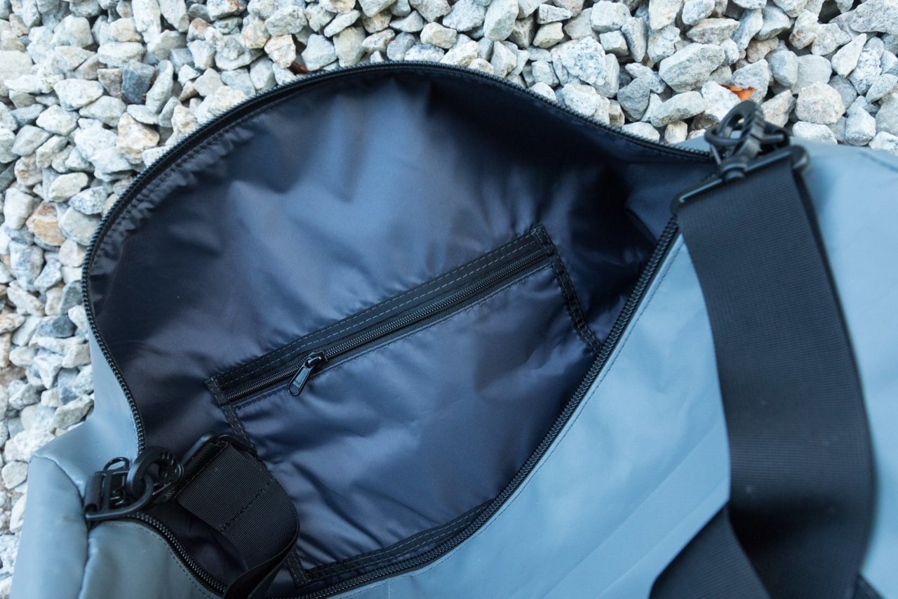 083_4U0A0465_cover_bags_2000px_1400x.jpg