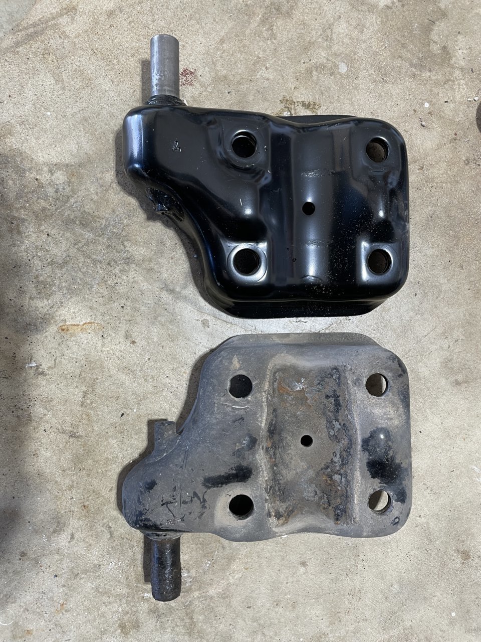 08_lower_mounts.jpg