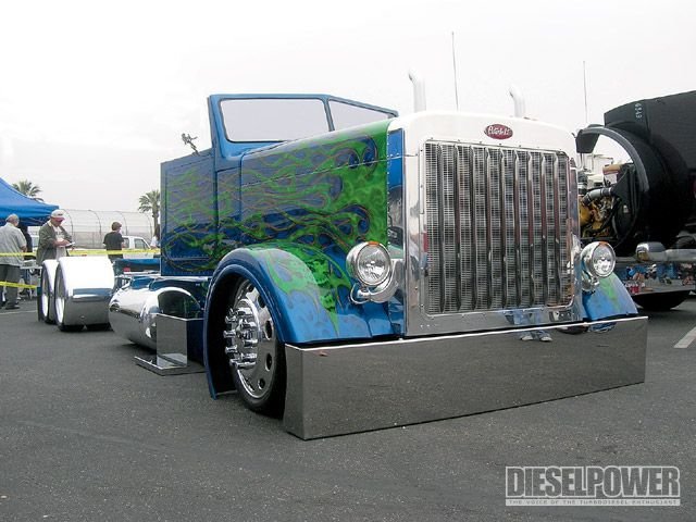 0910dp_01_zwest_coast_customs_big_rig_showconvertible_semi.jpg