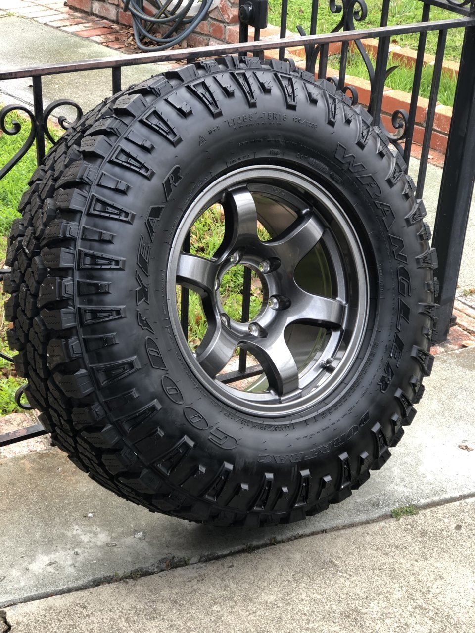 FN Wheels and 285/75r16 Duratrac | Tacoma World