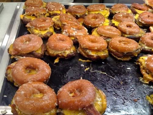 10-14-09krispykremebaconcheeseburge_99ad4f05c06801a59c79f9c8380a906b3db23b72.jpg