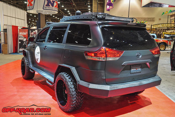 10-Toyota-Sienna-UUV-SEMA-2015-11-4-15.jpg
