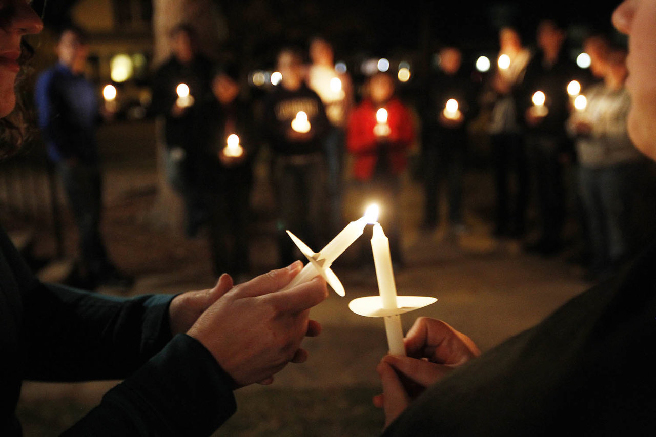 1022111_Candlelight_Vigil_1_AC.jpg