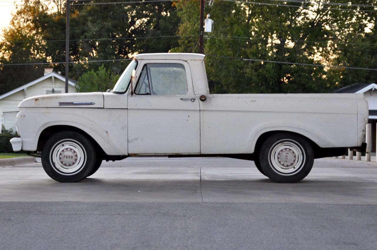102516-Barn-Finds-1961-Ford-F-100-Unibody-4.jpg
