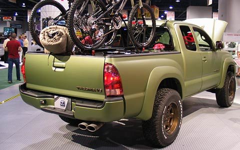 112_2006_sema_04z+2007_toyota_tacoma_v8__3591cae253426860cba4c663a977a9d0887dcea1.jpg