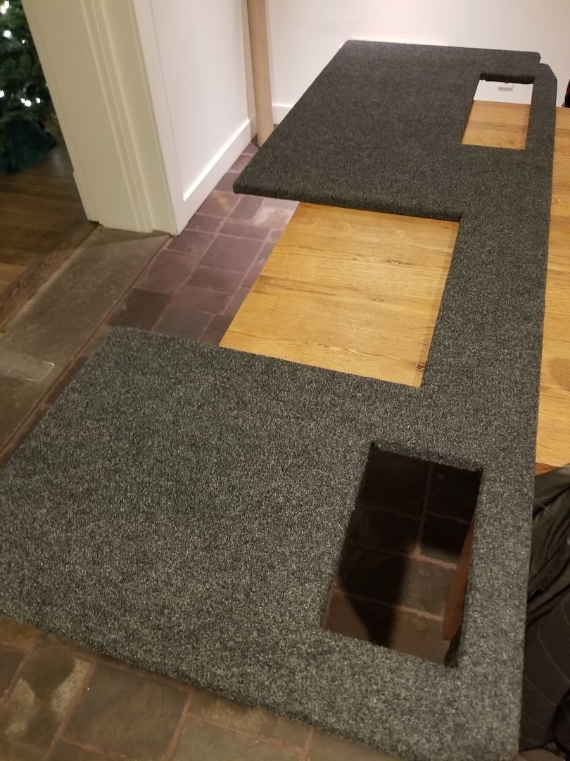 11_platform_cuts_and_carpet_984c9ac646578de98fbc73f698cae6c306463123.jpg