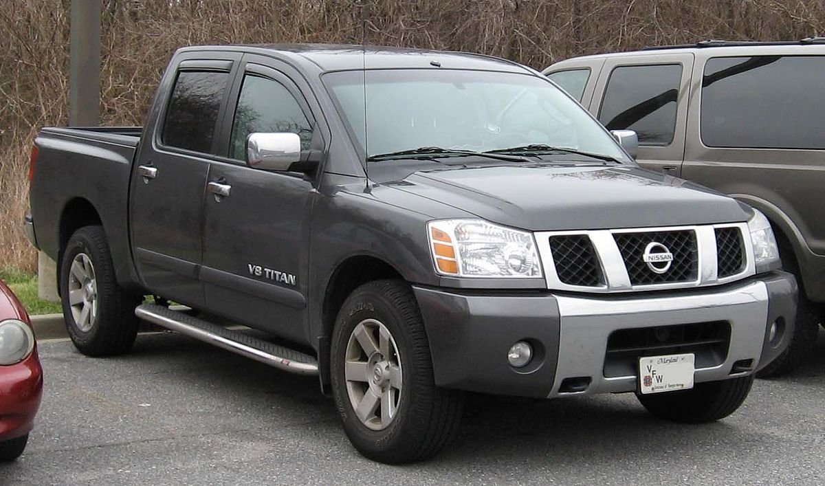 1200px-Nissan-Titan-crewcab.jpg