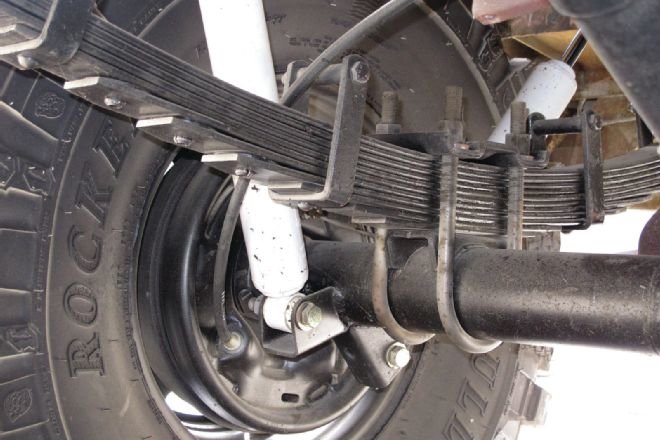 1203-4wd-10+1972-ford-bronco-redux-part-2+rear-leaf-springs.jpg