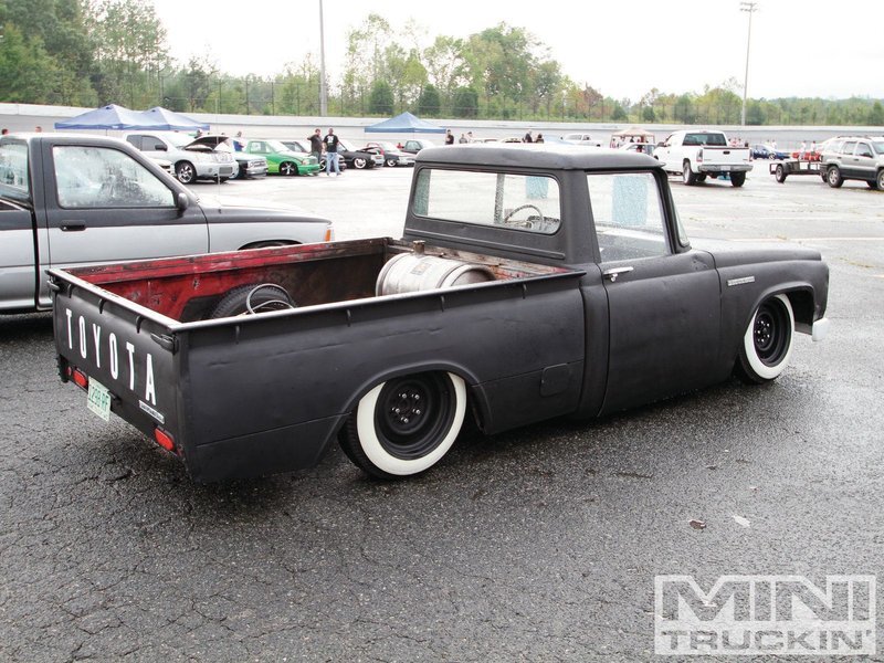 1206mt-02+scr8pfest-custom-truck-show+toyota-stout.jpg
