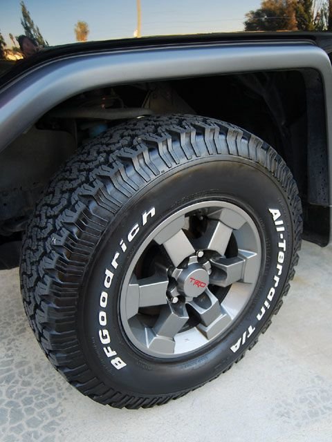 129_0806_02_z+2007_toyota_fj_cruiser_trd+gunmetal_wheels_bfg.jpg
