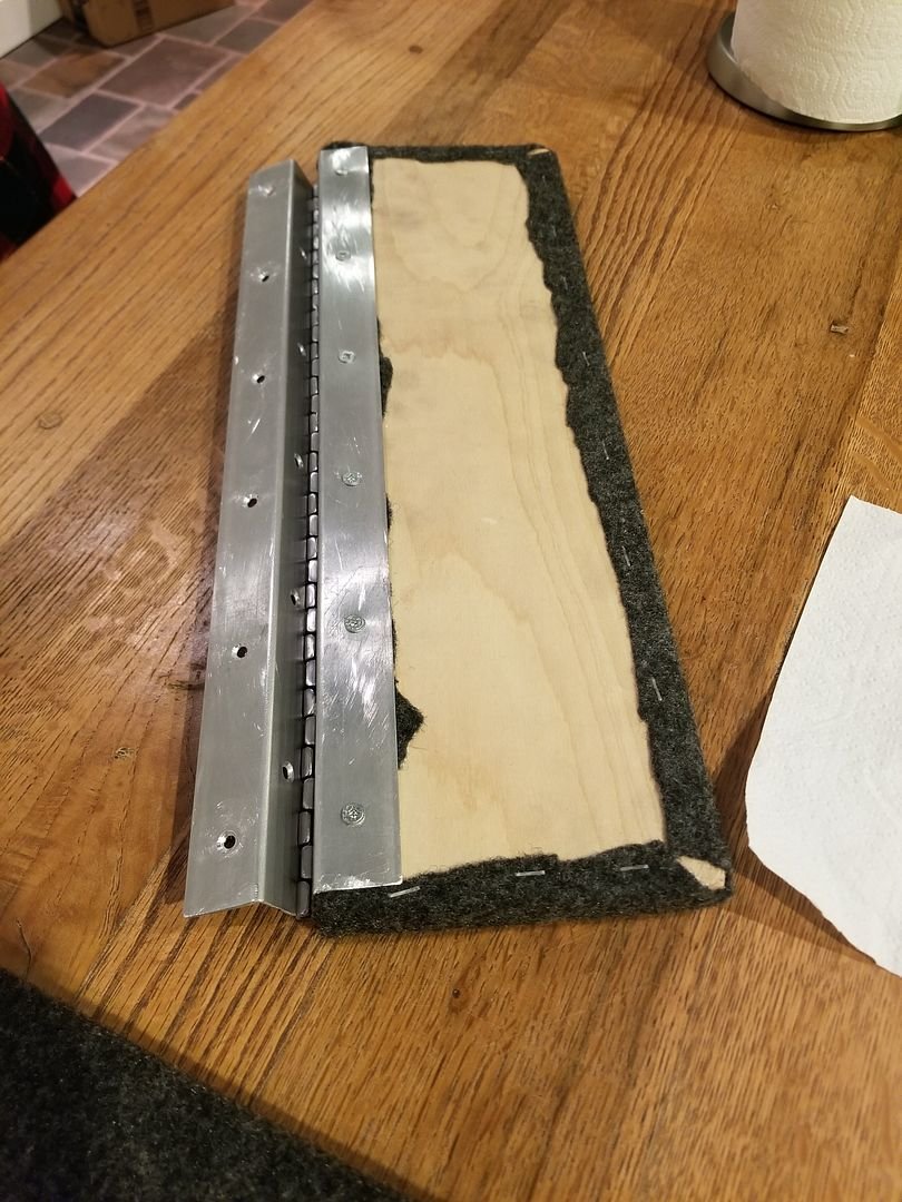 13_hatch_hinge_overkill_screws_ed28df5277c48f043653e79e6fad25e13932d018.jpg