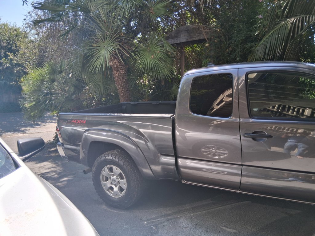 15 TACOMA 2.jpg