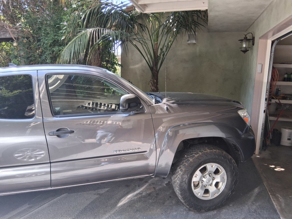 15 TACOMA 3.jpg