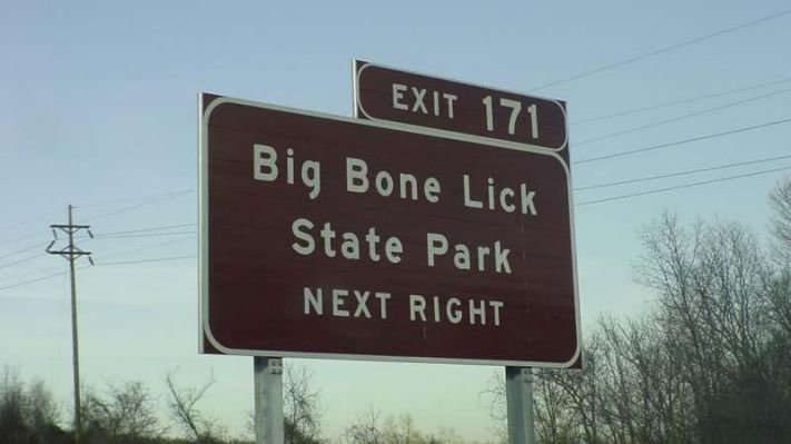 15-weird-funny-highway-signs.jpg.cf.jpg