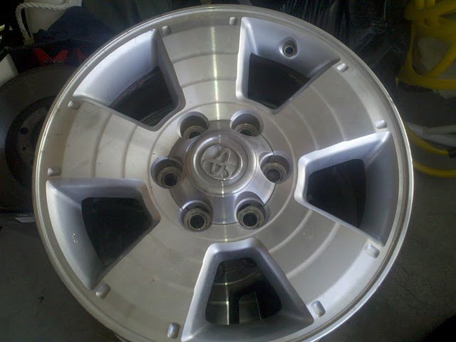 17" TRD Sport wheel.jpg