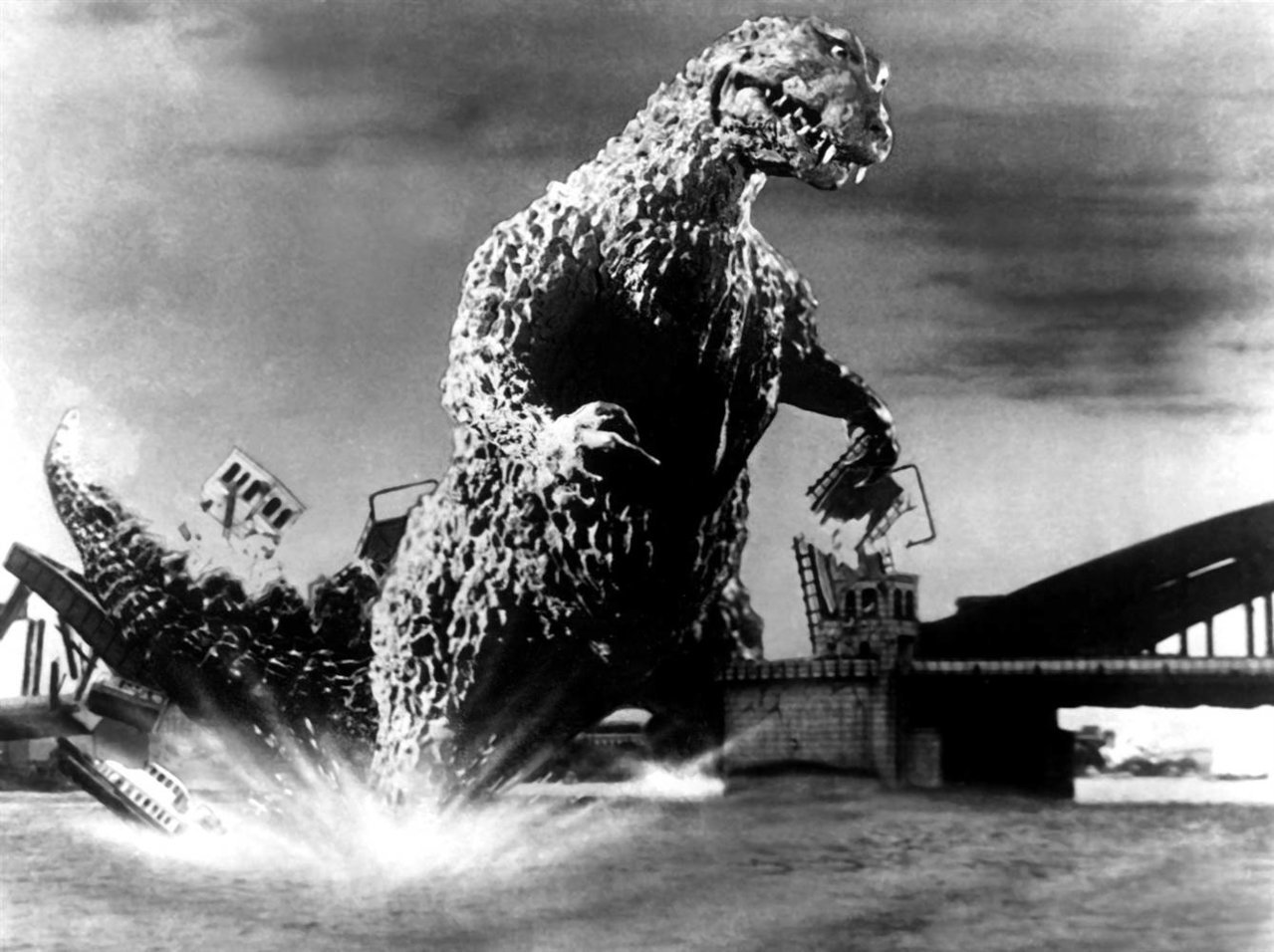170808-godzilla-mn-0930_f756b86c6ef713a58ee6d4207546cea8.nbcnews-ux-2880-1000.jpg