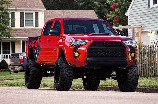 4 ran. 3rd Gen 4runner with Tacoma Wheels. Widebody Toyota Tacoma 3rd Gen. Front end Runner.