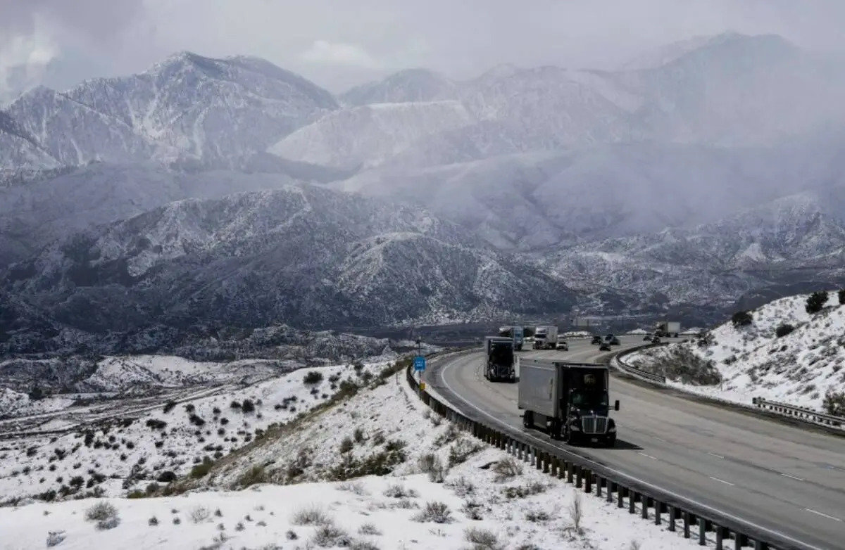 17515625_web1_cajonpasssnow.jpg.jpg