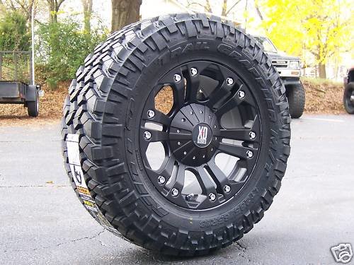 18--XD-Monster-Black-tire angled.jpg
