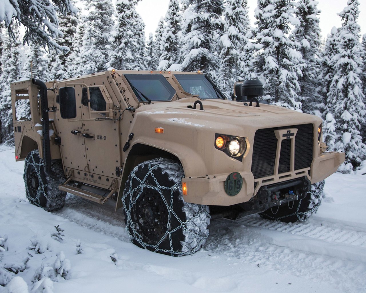 1920px-JLTV-DEC14-4999.jpg