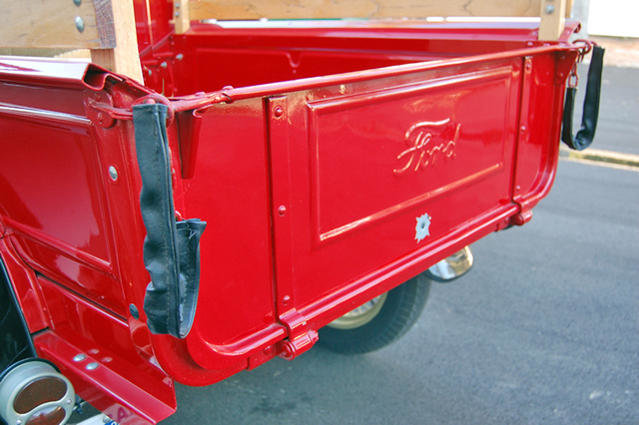 1928-ford-model-a-pickup-tailgate-det.jpg