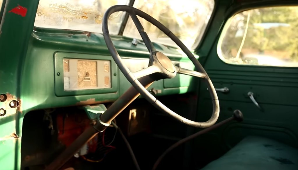 1947-international-kb-3-truck-abandoned-in-the-bushes-springs-back-to-life-after-30-years_17.jpg