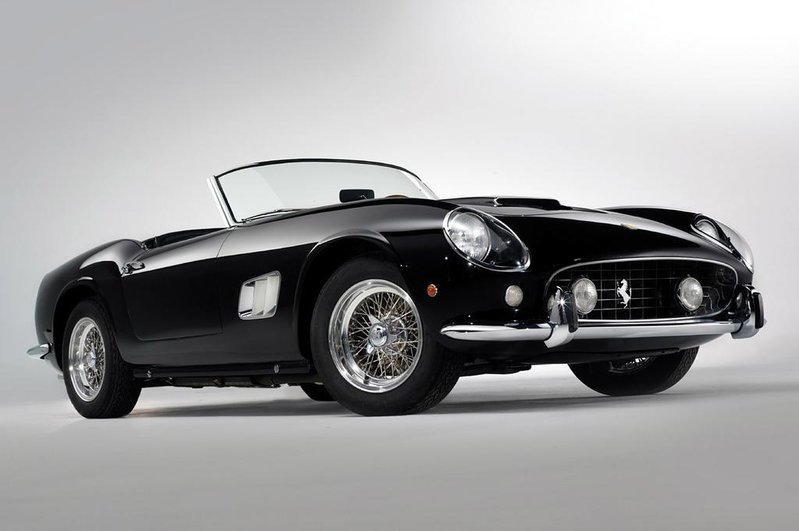 1961_Ferrari_California_Spyder_by_TheCarloos.jpg