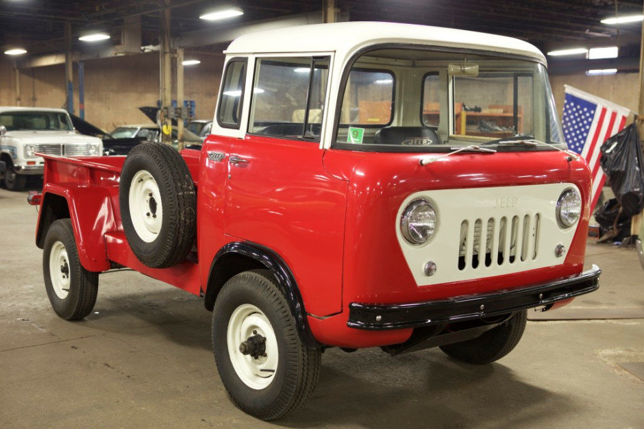 1963-Willys-Jeep-FC-170-Front.jpg