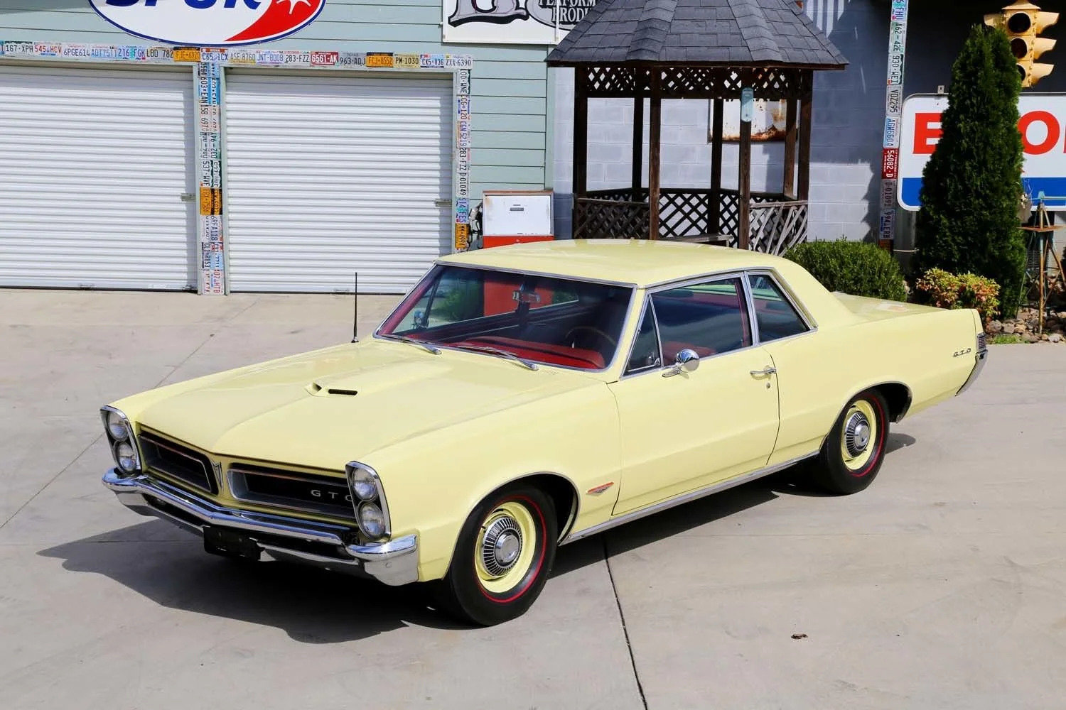 1965-pontiac-gto (1).jpg