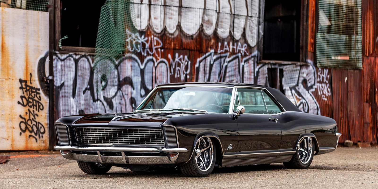 1965-Riviera-Accelerator-black-concave-18x8-18x9_2_4410.jpg