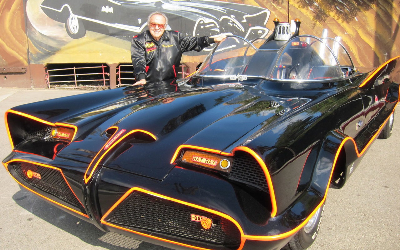 1966-batmobile-front-with-george-barris_f9c446f6c34cd5ec96d6f388d6e8bb9bf11f2aff.jpg