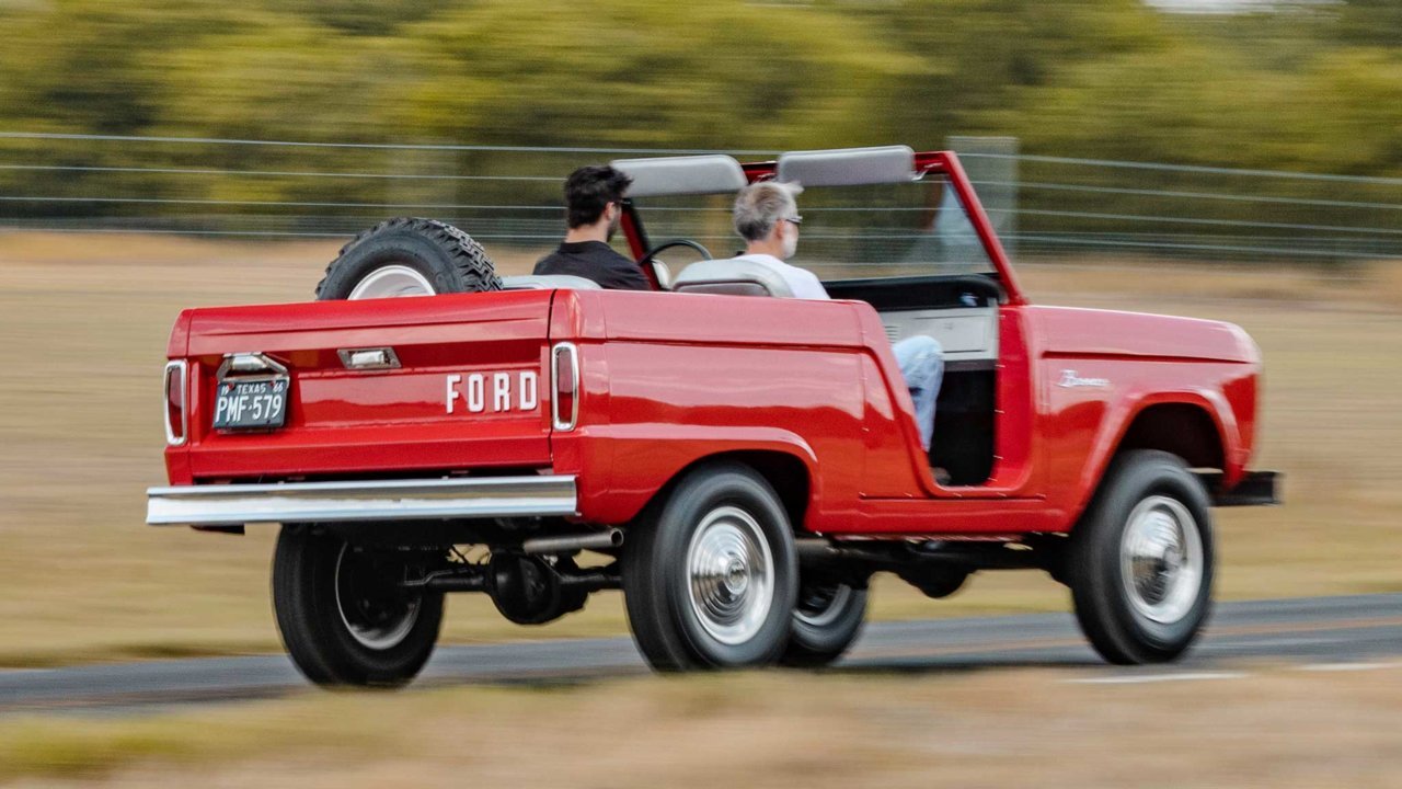 1966-Ford-Bronco-U13-Roadster-Mecum-driv_0606c5d25c2d83abce22767336de26776df690ec.jpg